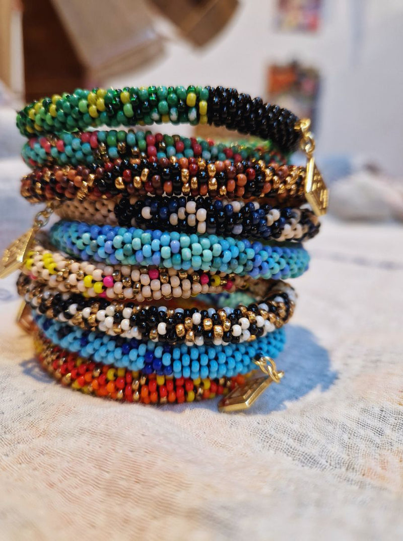 beaded bracelet embrace– Fifth Origins