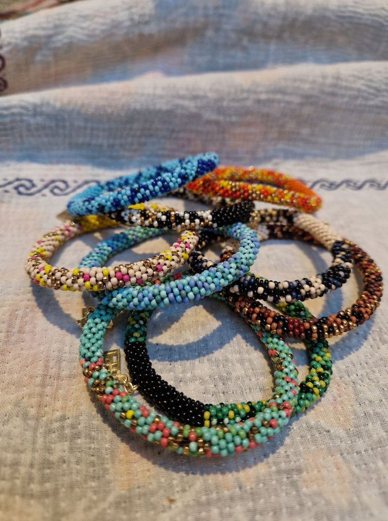 beaded bracelet embrace– Fifth Origins