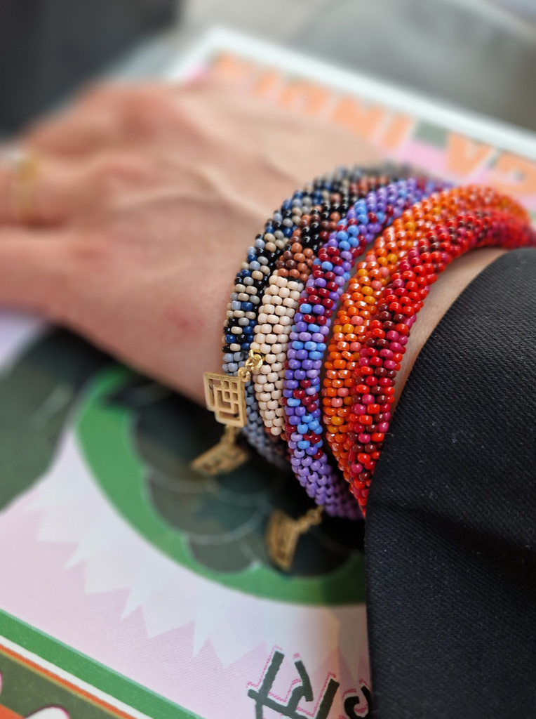 beaded bracelet embrace– Fifth Origins