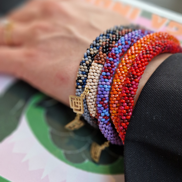 beaded bracelet embrace– Fifth Origins