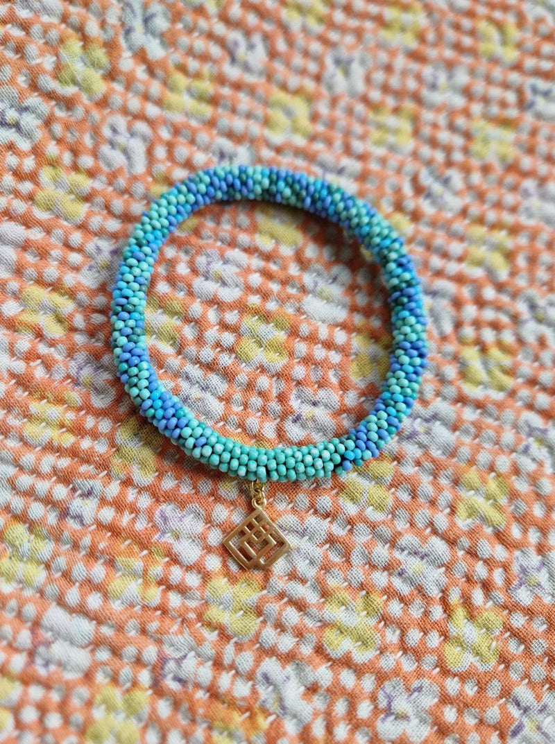 beaded bracelet embrace– Fifth Origins