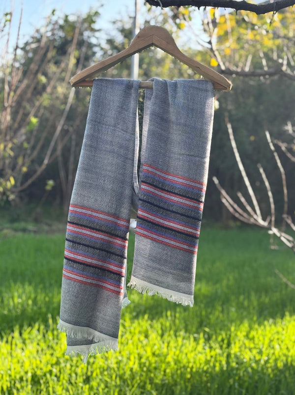 himalayan celebration black white doru palla