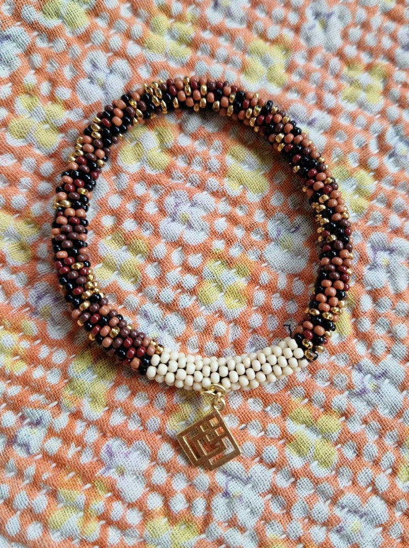 beaded bracelet embrace– Fifth Origins