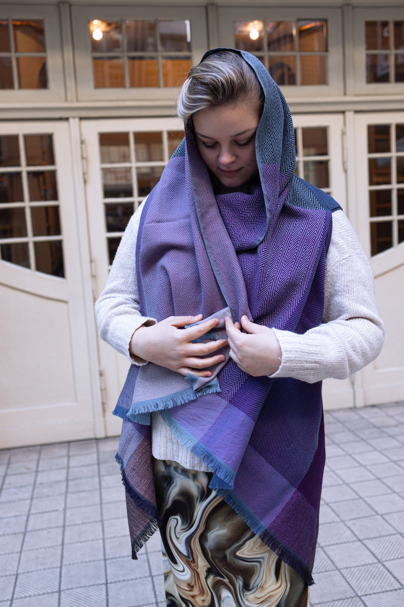 new in ! cape infinity wool cosmo